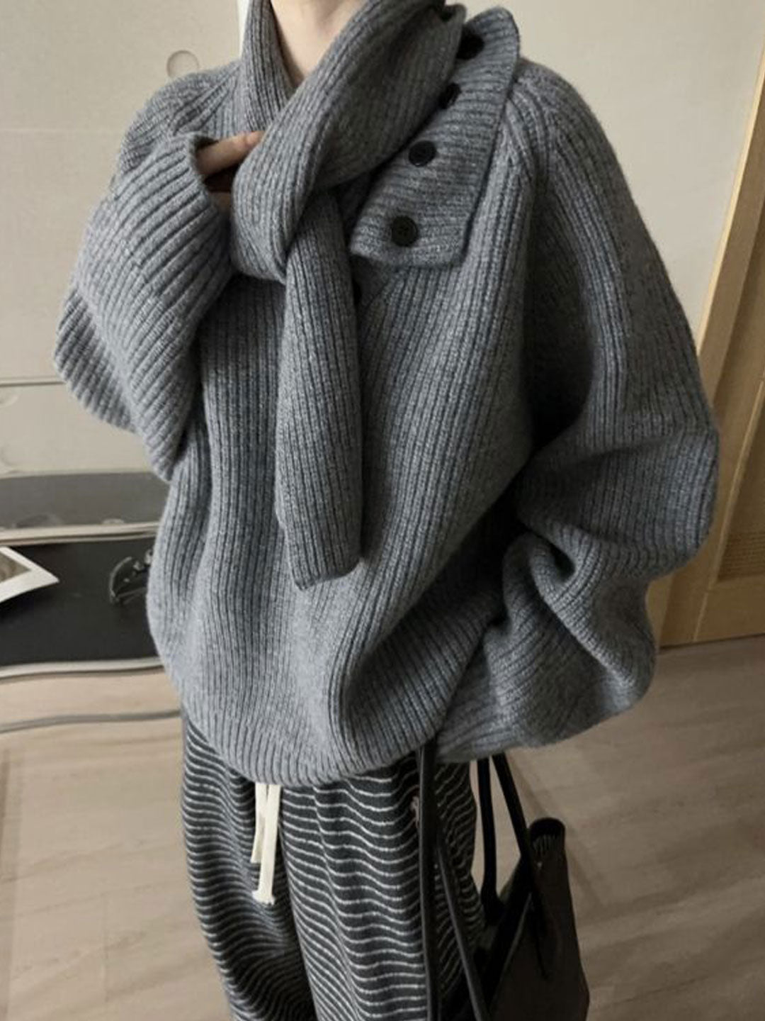 Mia Daily Detachable Scarf Knitted Sweater