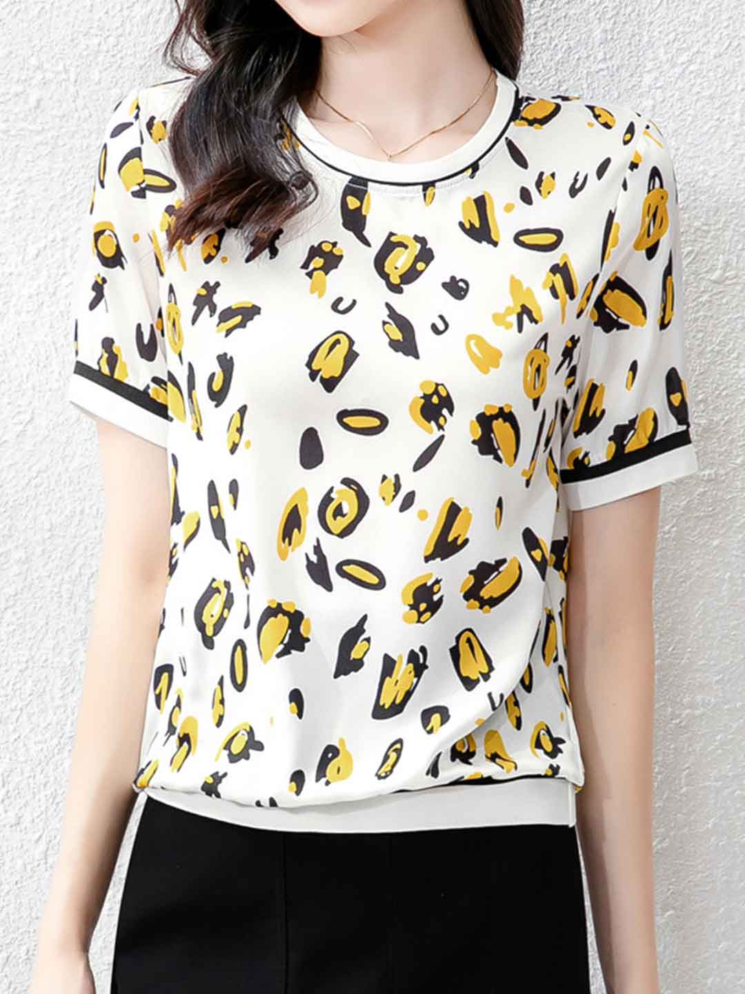 Chloe Daily Crew Neck Printed Top