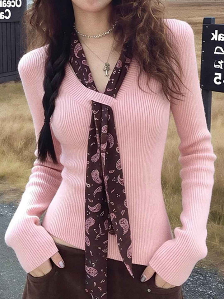 Lily Slim V-Neck Solid Color Knitted Top