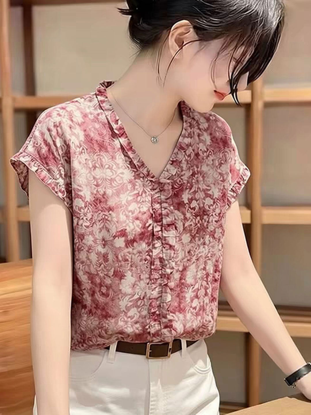 Mia Casual V-Neck Printed Blouse