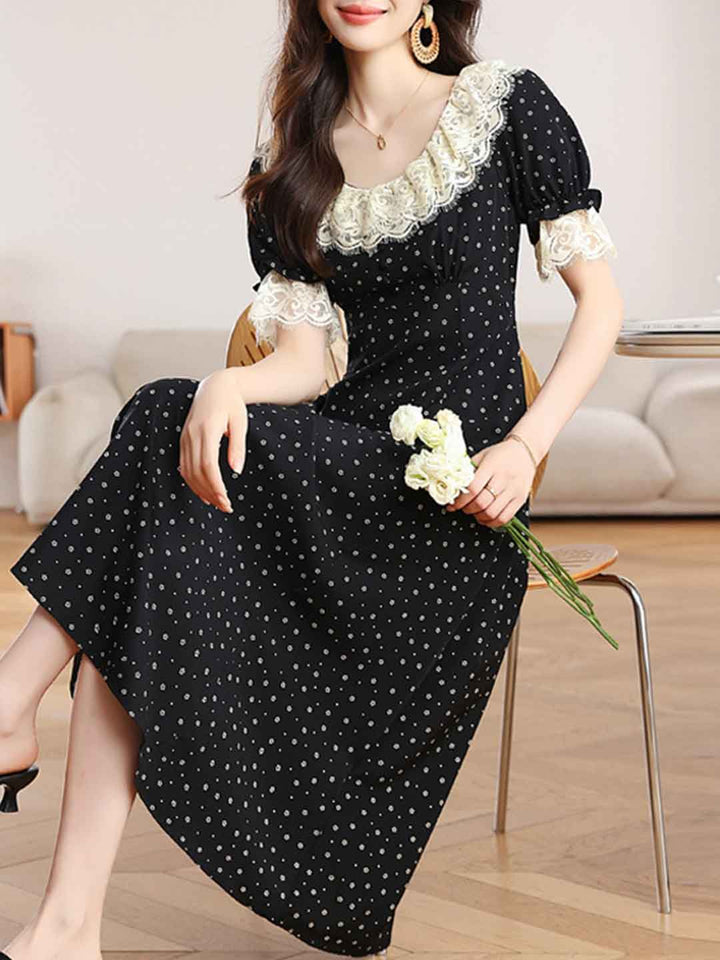 Emily Retro Ruffled Collar Floral Dress