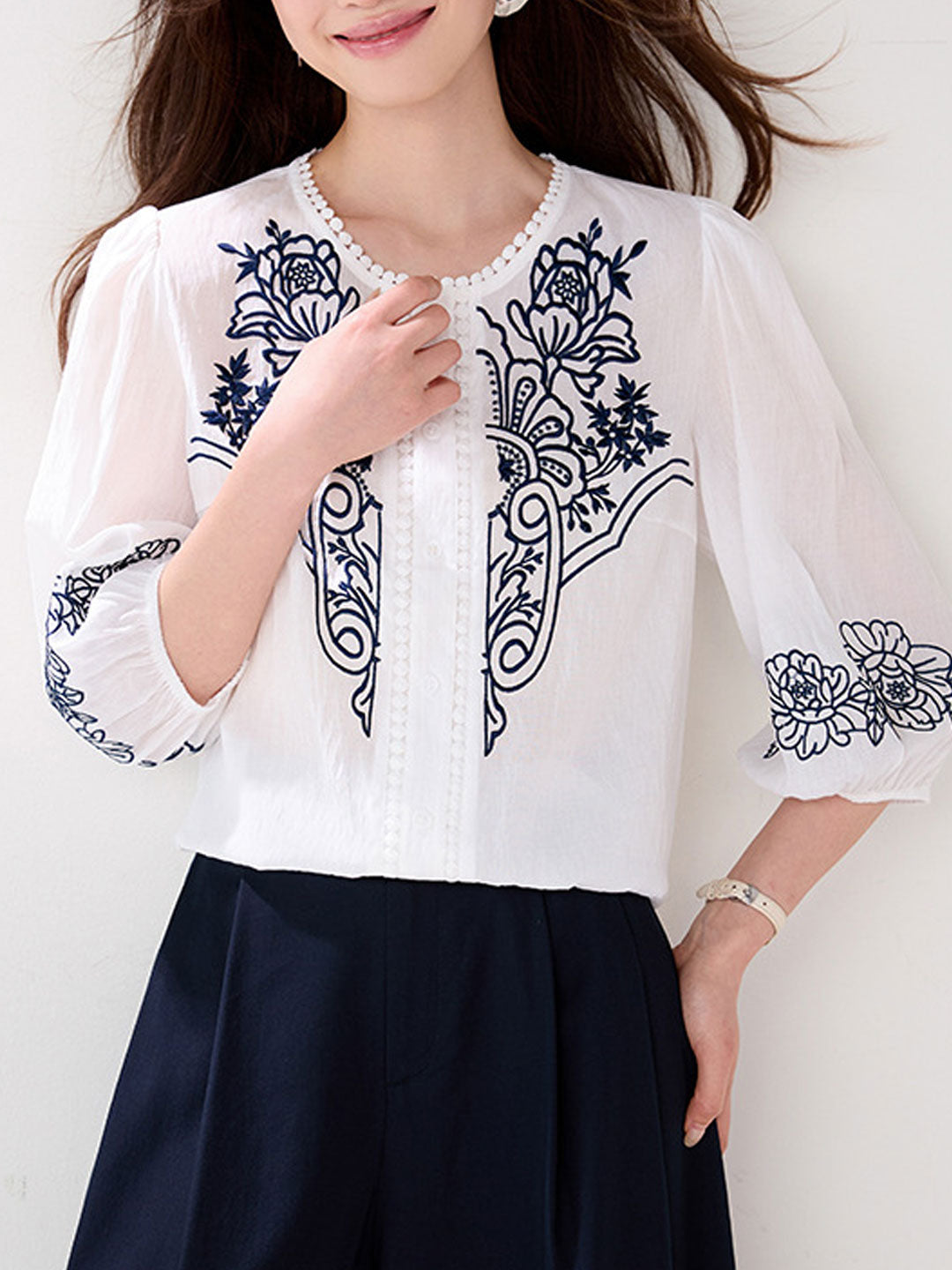 Elizabeth Retro Crew Neck Embroidered Linen Blouse