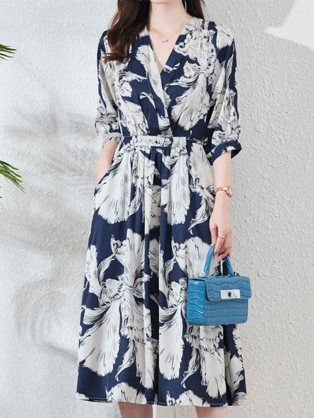 Olivia Daily V-Neck Floral Printed Dress