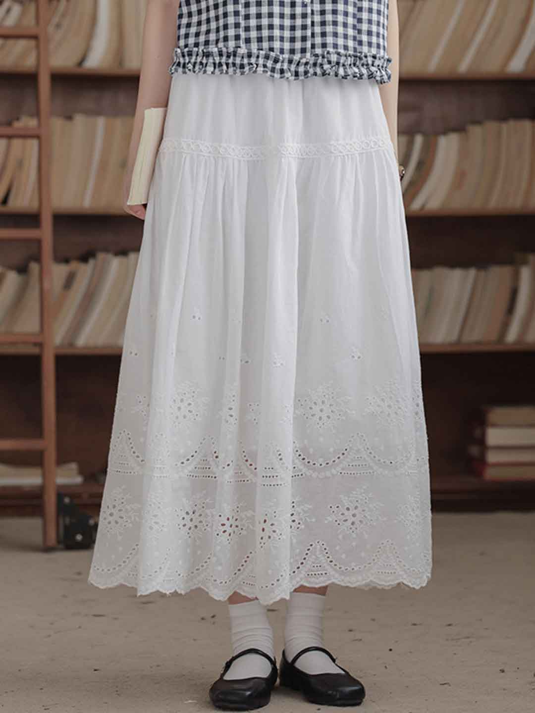 Bella Vacation Solid Color Lace Skirt