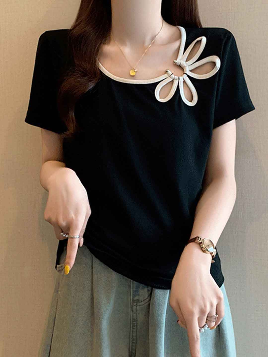 Khloe Slim Crew Neck Hollowed Flower Top