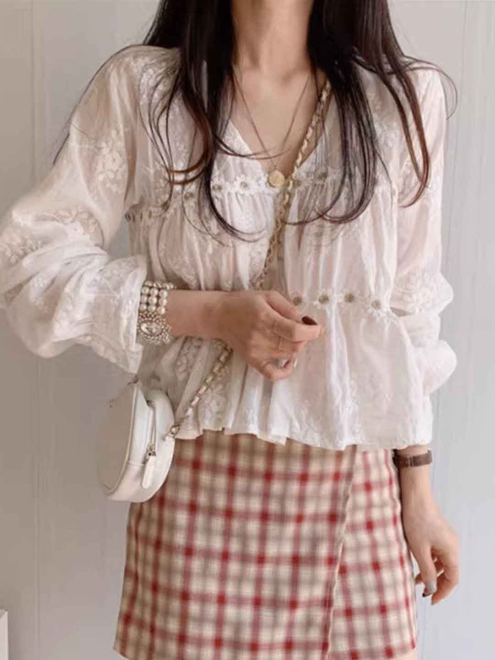 Jessica Vacation V-Neck Lace Daisy Top