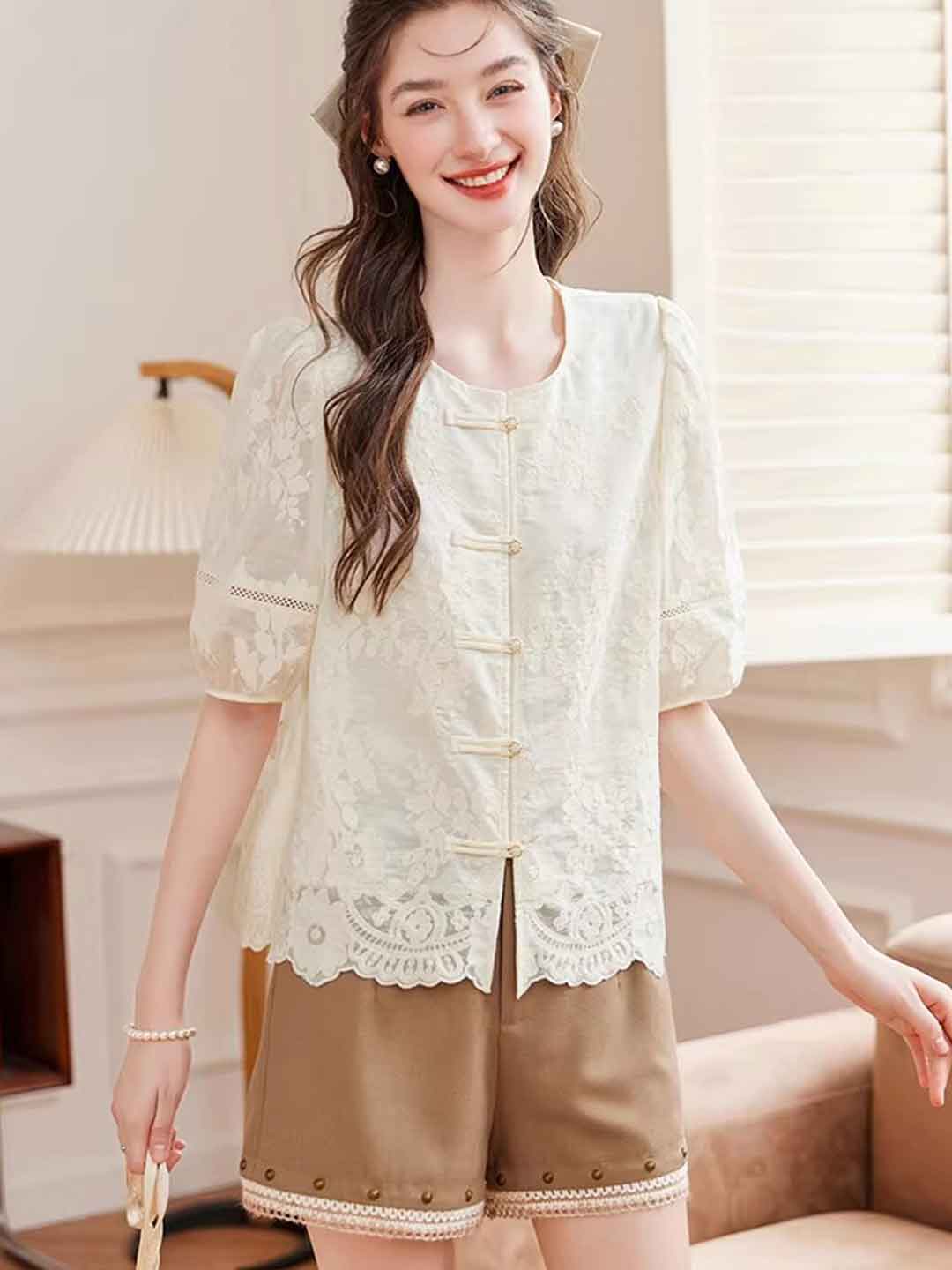 Emma Retro Crew Neck Embroidered Lace Top