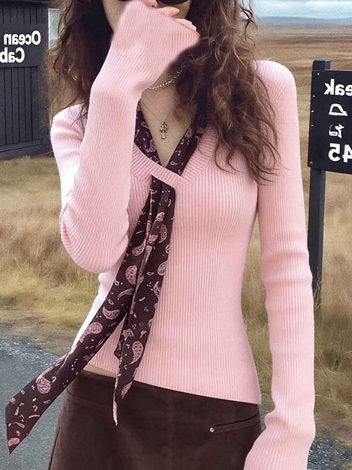 Lily Slim V-Neck Solid Color Knitted Top