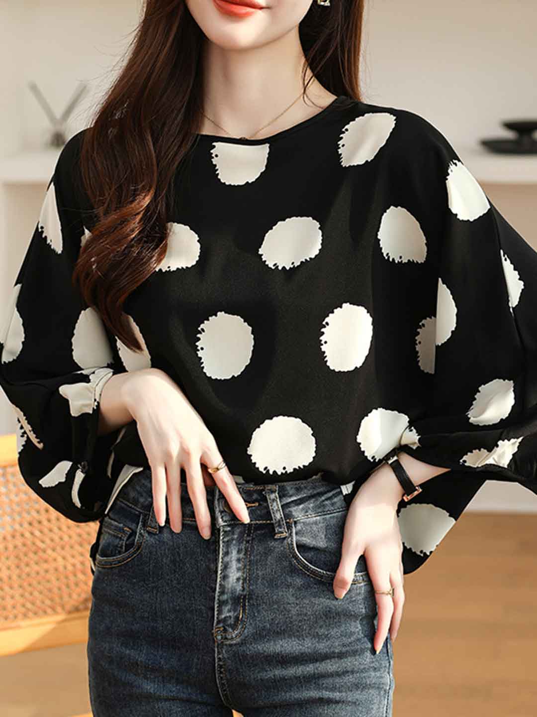 Leah Chic Crew Neck Lantern Sleeve Top