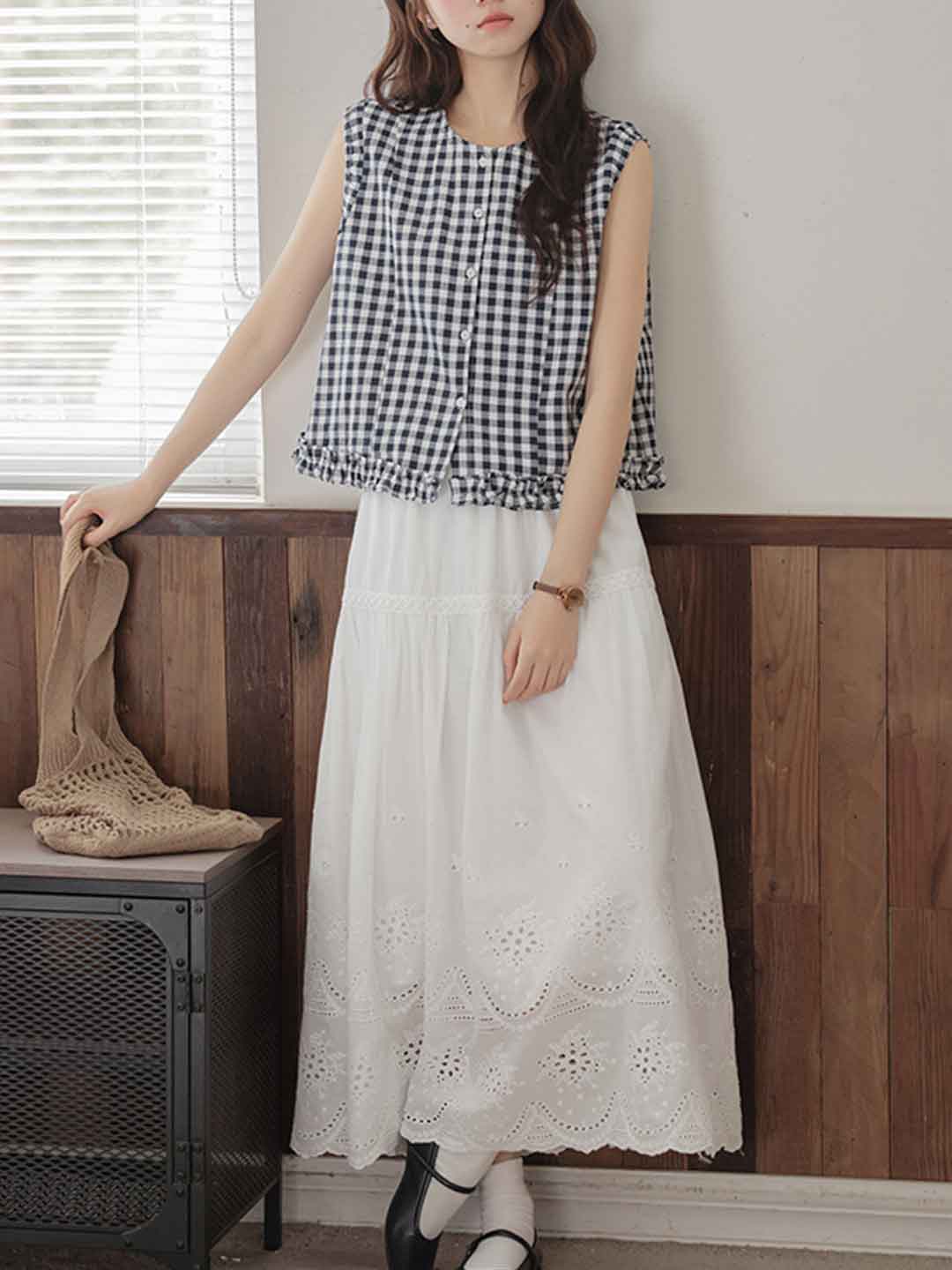 Bella Vacation Solid Color Lace Skirt