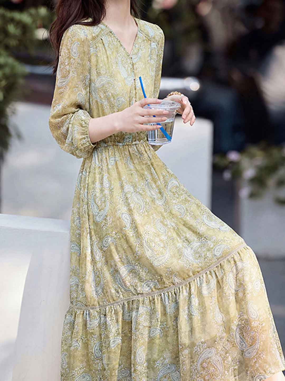 Julia Retro V-Neck Printed Elastic Waist Dress