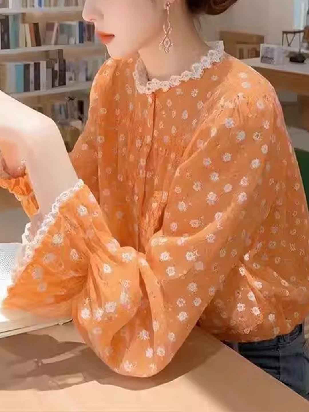 Kayla Loose Auricular Puff Sleeve Floral Top