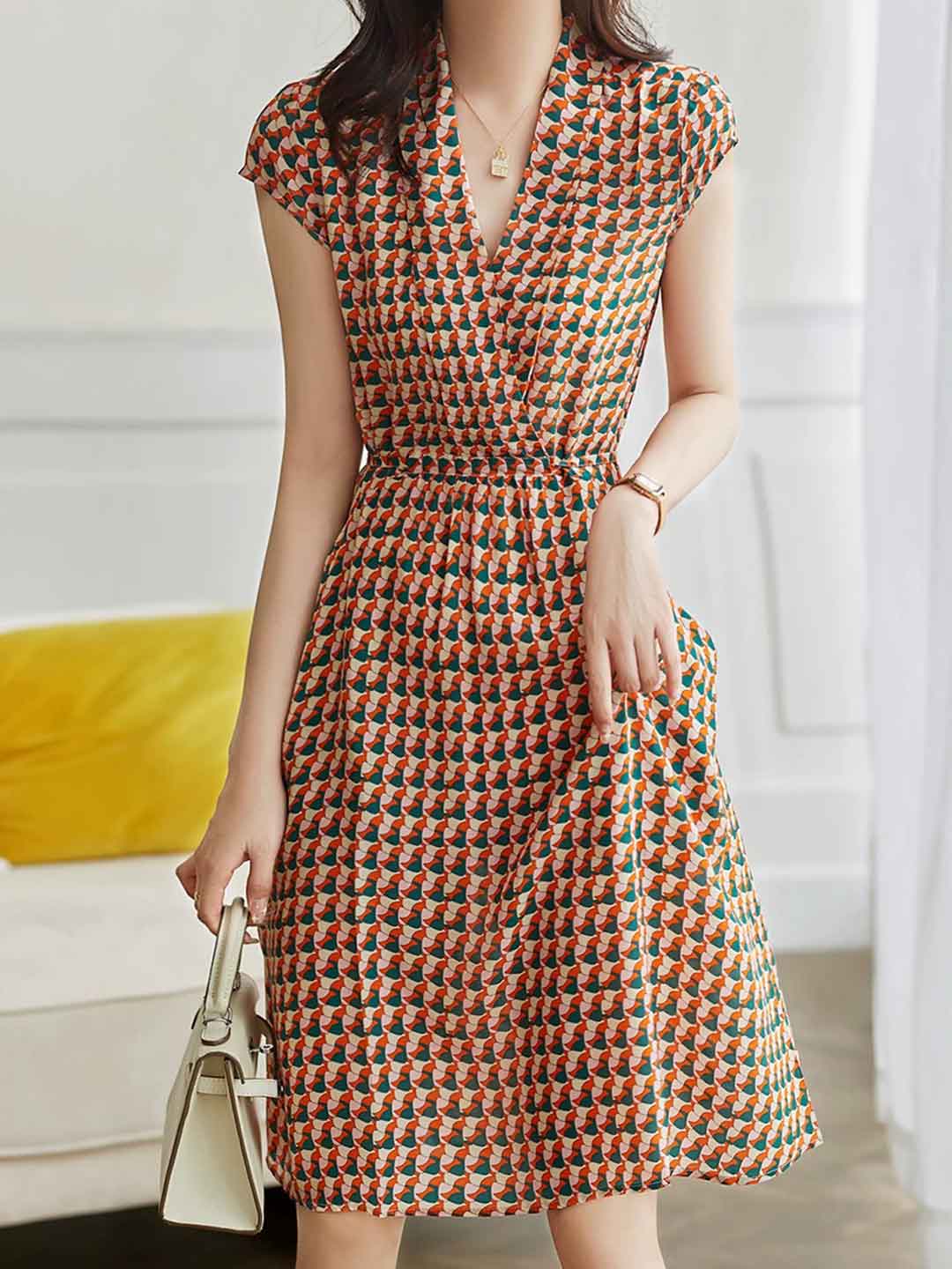 Kaylee Daily Waisted V-Neck Tie Dress