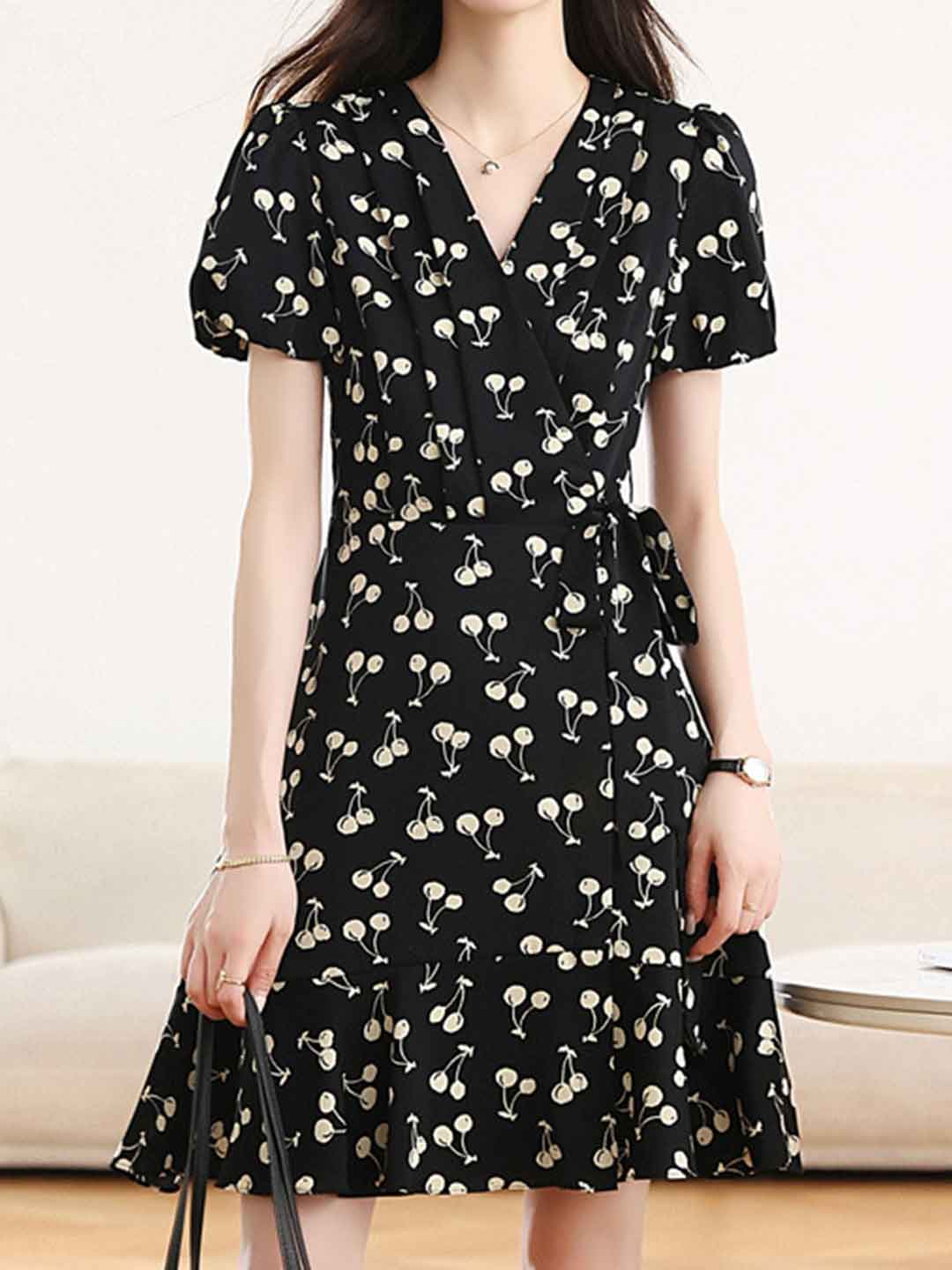 Mia Slim V-Neck Puff Sleeve Floral Dress