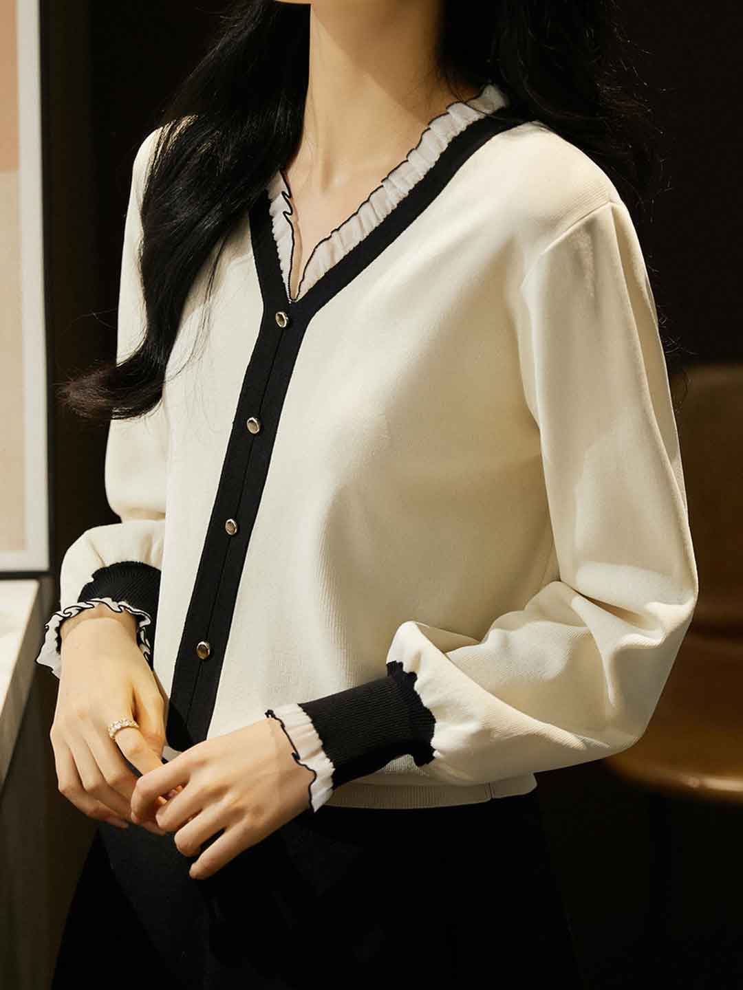 Lily Vintage Petal Collar Knitted Top