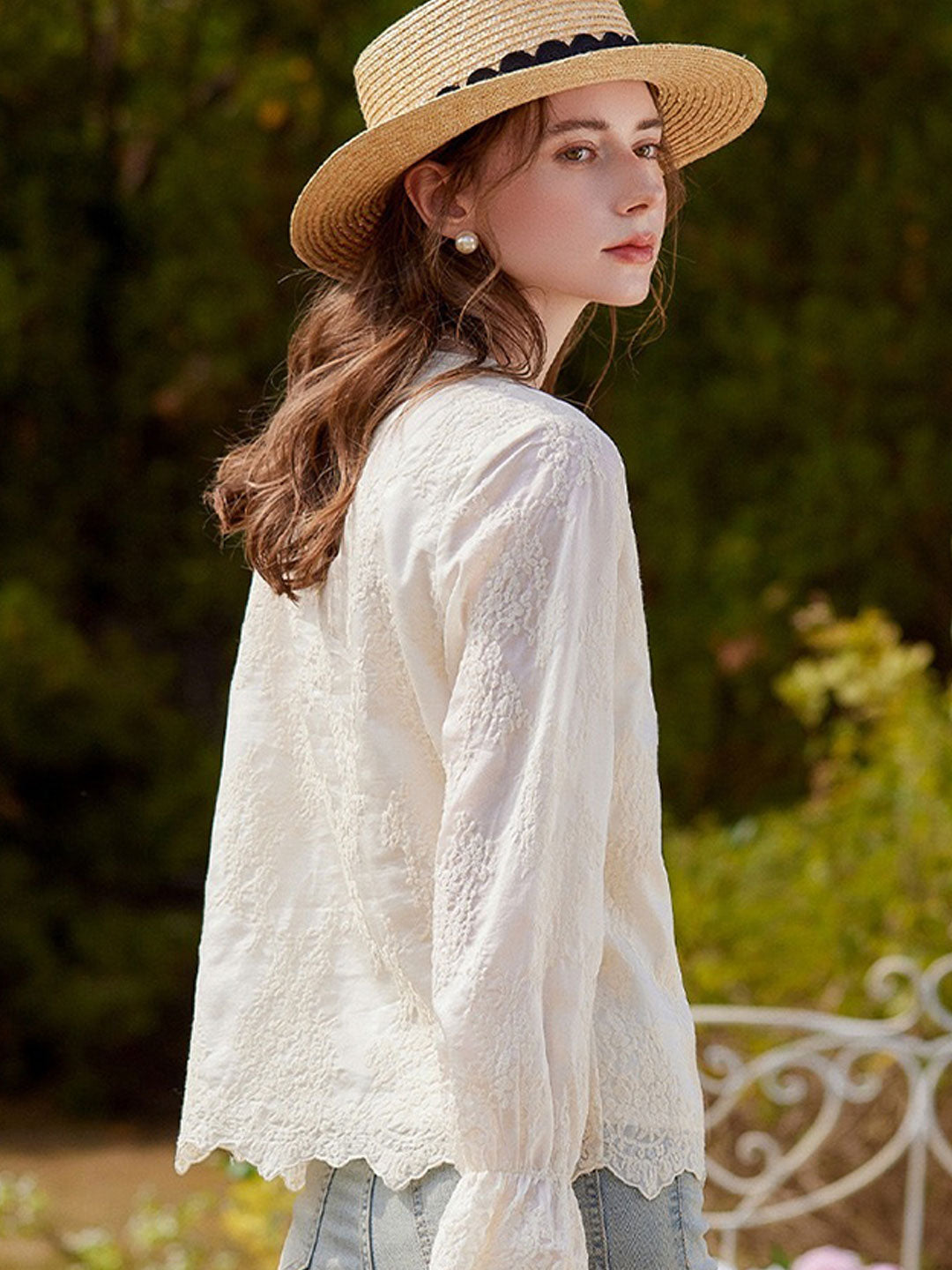 Sofia Retro V-Neck Color-Blocked Embroidered Shirt