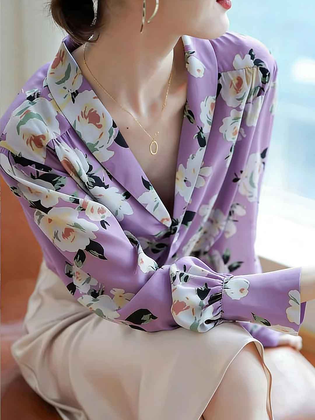 Isabella Spring V-Neck Printed Chiffon Shirt