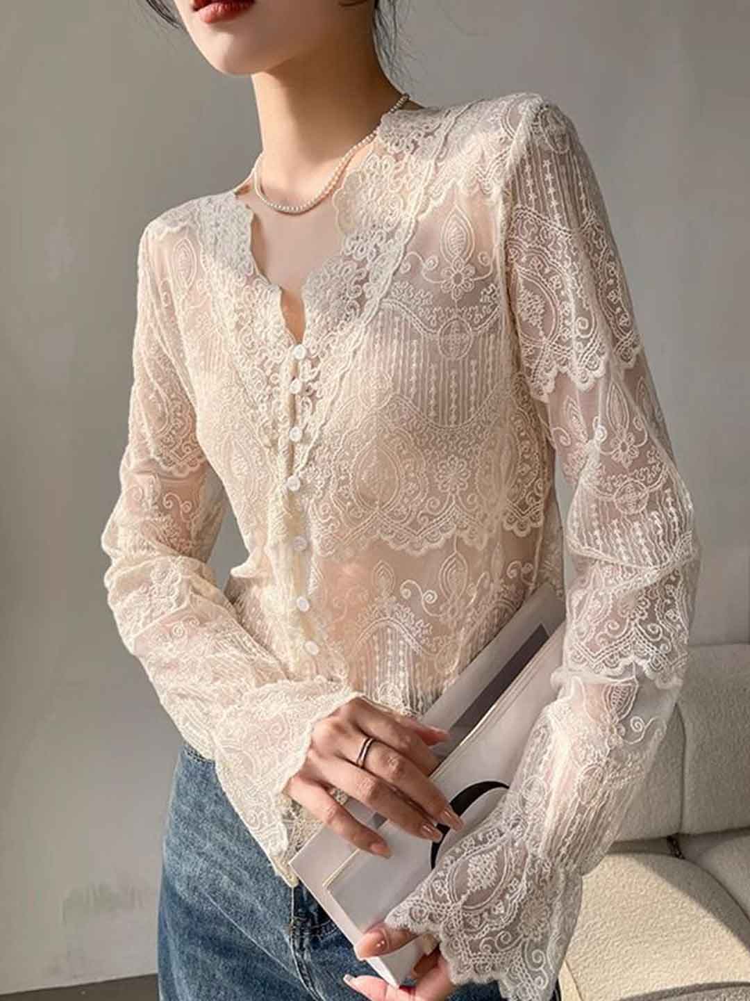 Hannah Slim V-Neck Hollowed Lace Top