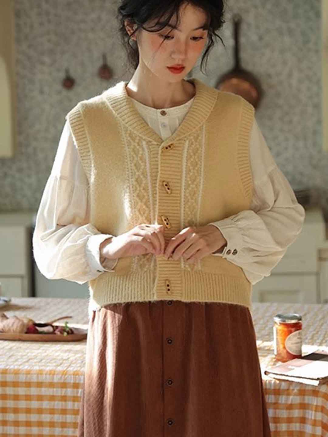 Mia Vintage V-Neck Horn Button Knitted Vest