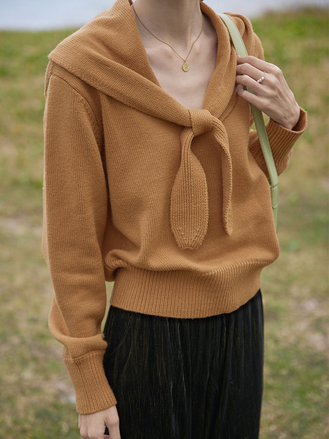 Kelly Knit V-Neck Vintage Sweater-Blue