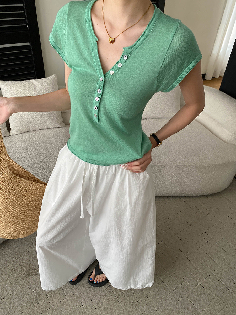 Taylor Slim V-neck Solid Color Knitted Top