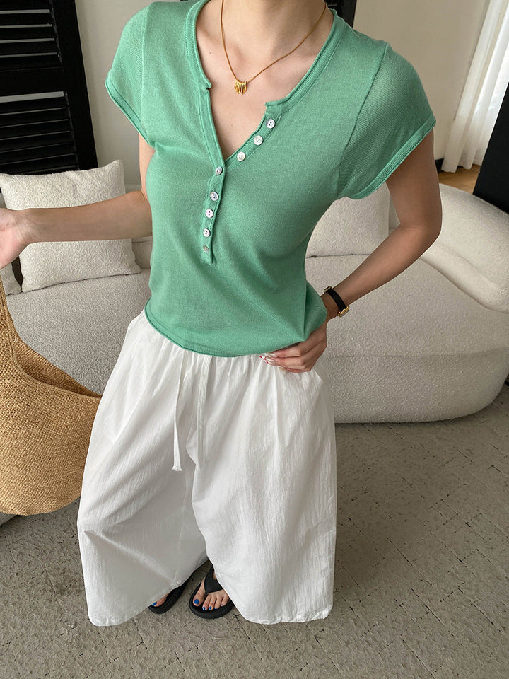 Taylor Slim V-neck Solid Color Knitted Top