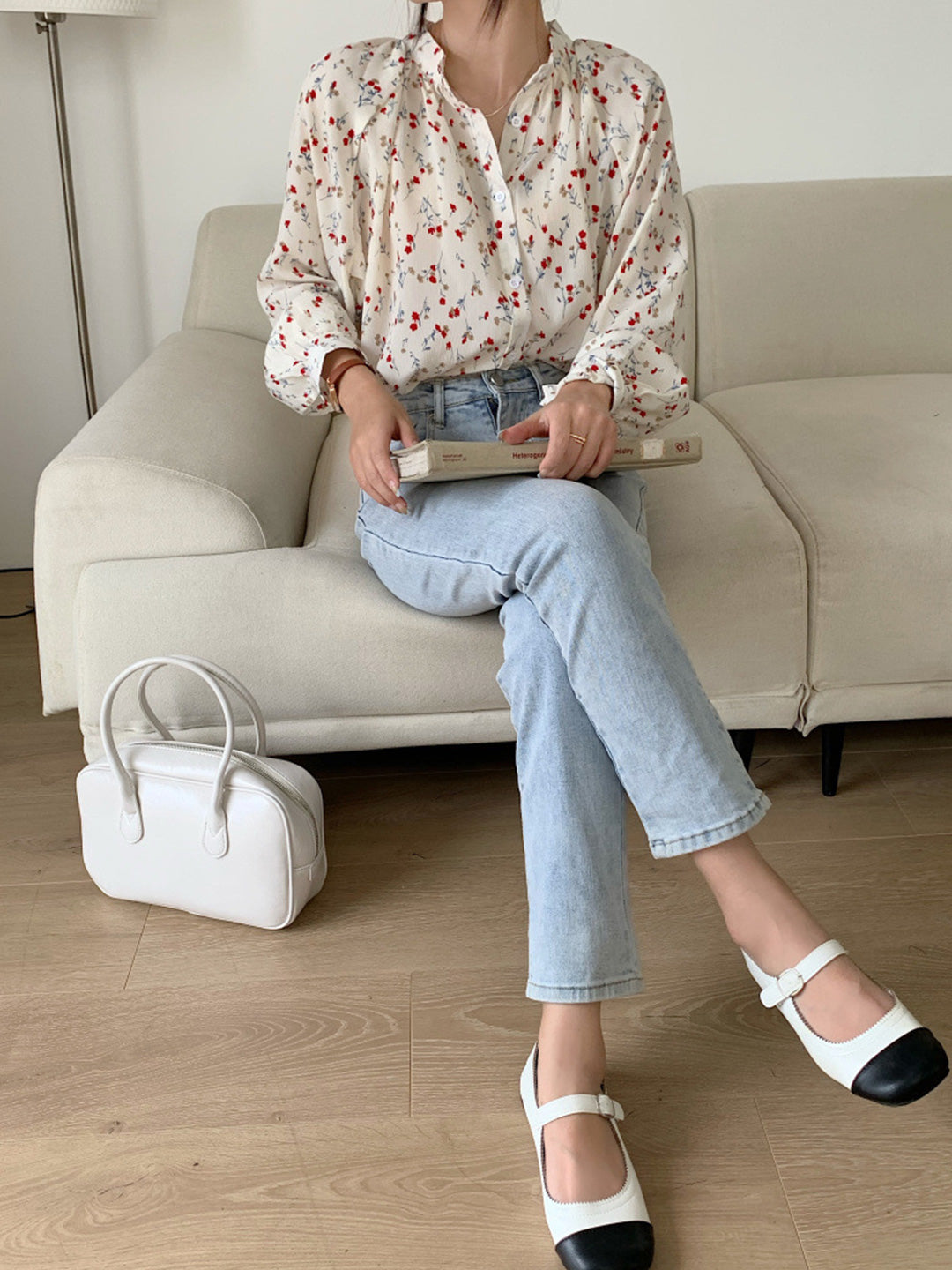 Adela Vintage Floral Print Crew Neck Blouse-White