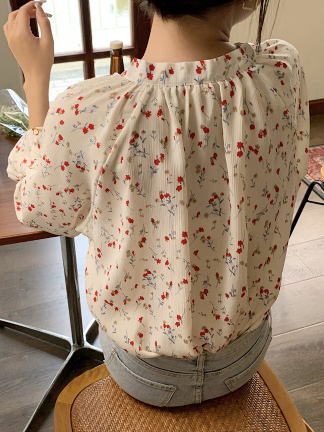Adela Vintage Floral Print Crew Neck Blouse-White